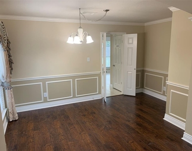 18019 Oak Orchard Lane - Photo Thumbnail 13