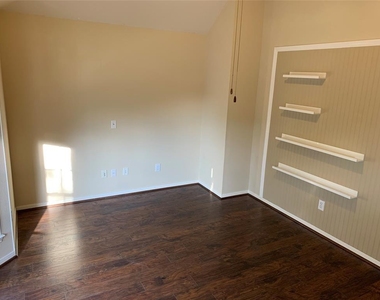 18019 Oak Orchard Lane - Photo Thumbnail 19