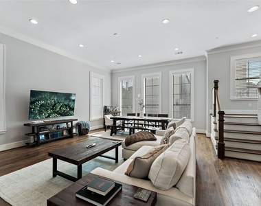 1504 Knox Street - Photo Thumbnail 3