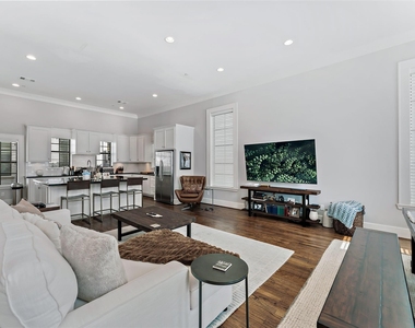 1504 Knox Street - Photo Thumbnail 4