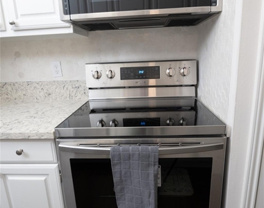 2475 Underwood Street - Photo Thumbnail 16
