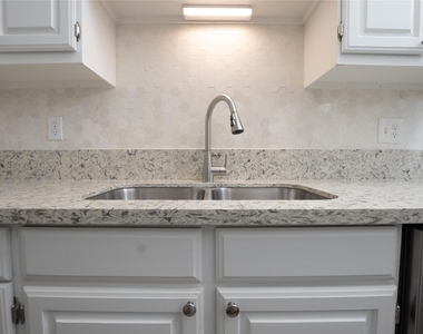 2475 Underwood Street - Photo Thumbnail 12