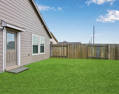 7931 Tuscan Cypress Drive - Photo Thumbnail 3