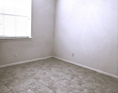 19610 Chestnut Brook Court - Photo Thumbnail 12