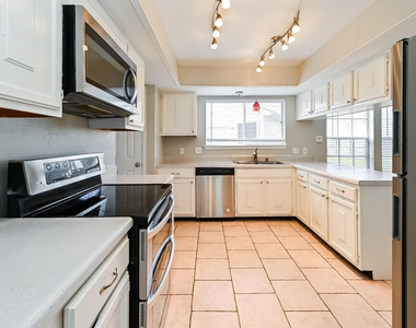 1219 Briarmead Drive - Photo Thumbnail 7