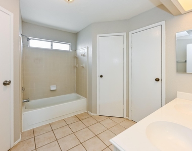 1219 Briarmead Drive - Photo Thumbnail 15