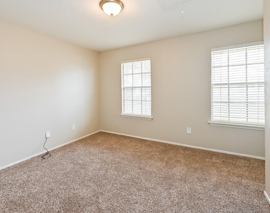 1219 Briarmead Drive - Photo Thumbnail 9