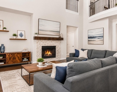 4411 Woodridge Drive - Photo Thumbnail 4