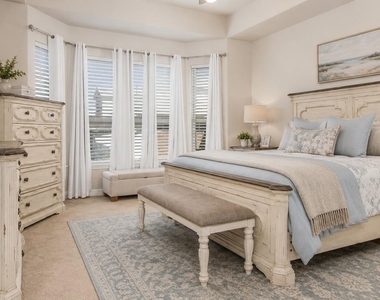 4411 Woodridge Drive - Photo Thumbnail 9