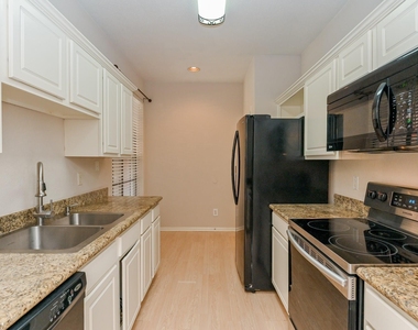 2255 Braeswood Park Drive - Photo Thumbnail 9