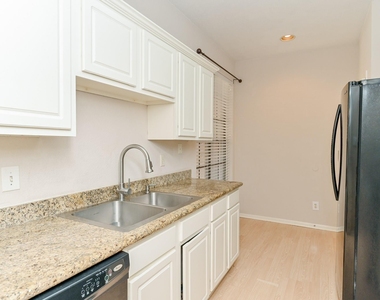 2255 Braeswood Park Drive - Photo Thumbnail 10