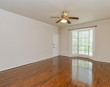 2255 Braeswood Park Drive - Photo Thumbnail 4