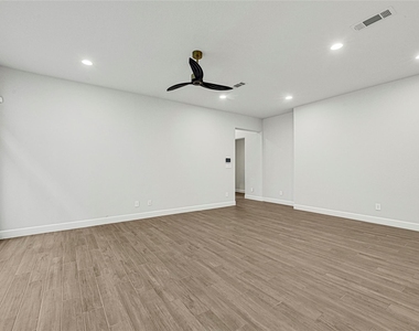 949 Cortez Creek Drive - Photo Thumbnail 5