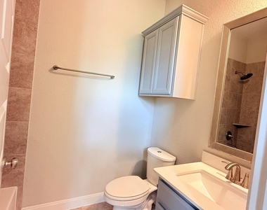 4426 Tumbling Leaf Court - Photo Thumbnail 4
