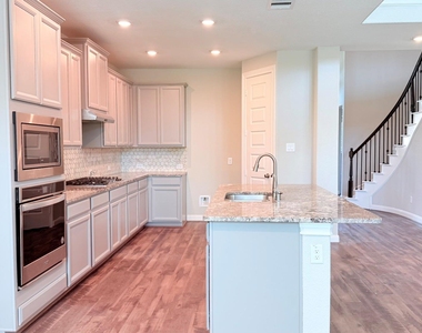 4426 Tumbling Leaf Court - Photo Thumbnail 8