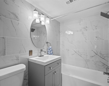 8100 Seawall Boulevard - Photo Thumbnail 7