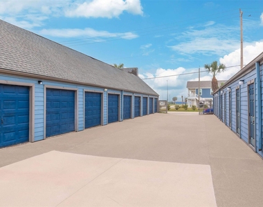 8100 Seawall Boulevard - Photo Thumbnail 18