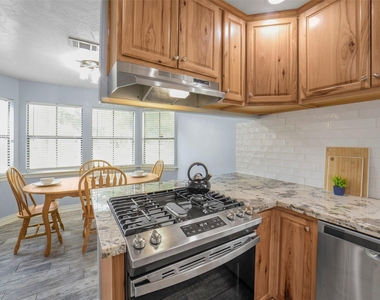 10546 Waving Fields Drive - Photo Thumbnail 17