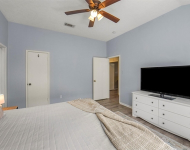 10546 Waving Fields Drive - Photo Thumbnail 23