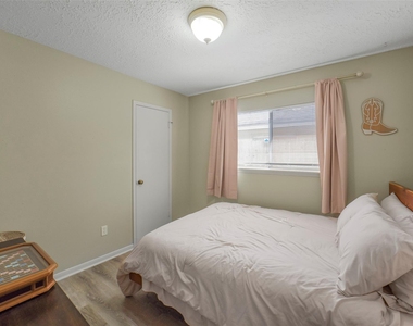 10546 Waving Fields Drive - Photo Thumbnail 26