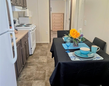 12207 Lynda Drive - Photo Thumbnail 5