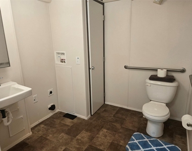 12207 Lynda Drive - Photo Thumbnail 7