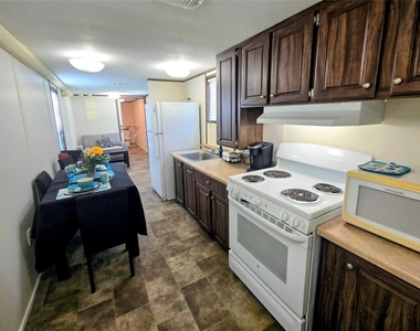 12207 Lynda Drive - Photo Thumbnail 1