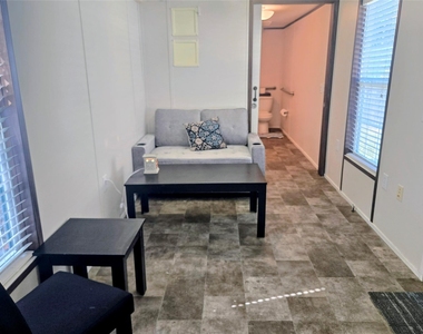 12207 Lynda Drive - Photo Thumbnail 3