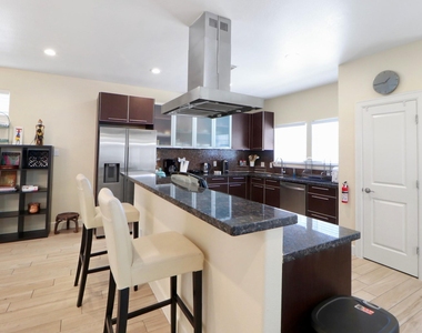 3045 Clinton Drive - Photo Thumbnail 7