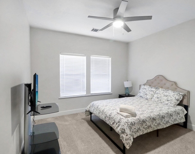 3045 Clinton Drive - Photo Thumbnail 17