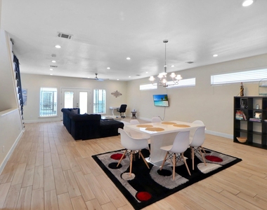3045 Clinton Drive - Photo Thumbnail 3