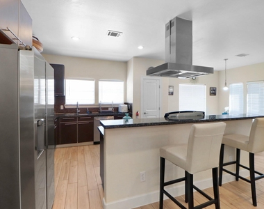 3045 Clinton Drive - Photo Thumbnail 9