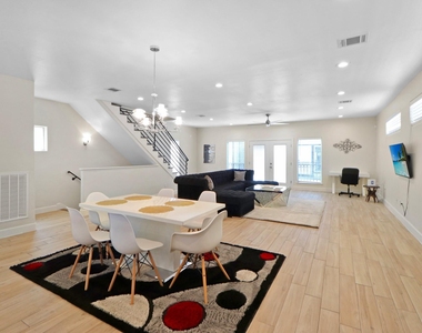 3045 Clinton Drive - Photo Thumbnail 4