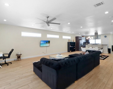 3045 Clinton Drive - Photo Thumbnail 5