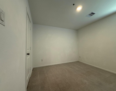 26746 Prairie Smoke Lane - Photo Thumbnail 14
