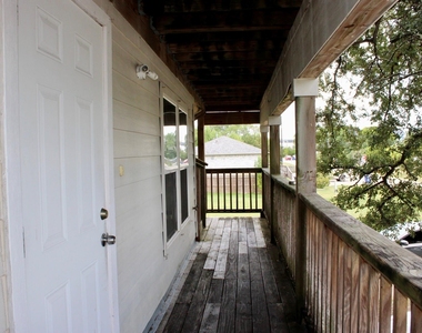 219 W 5th Street - Photo Thumbnail 8