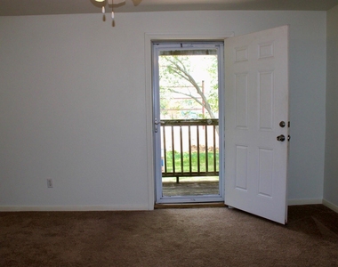 219 W 5th Street - Photo Thumbnail 6