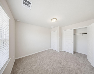 18560 Meadow Point Lane - Photo Thumbnail 14