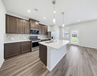 18560 Meadow Point Lane - Photo Thumbnail 6