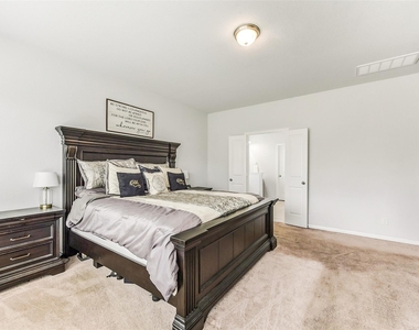 12430 Ashgrove Point Drive - Photo Thumbnail 17