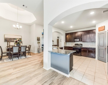 12430 Ashgrove Point Drive - Photo Thumbnail 9