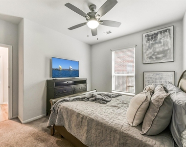 12430 Ashgrove Point Drive - Photo Thumbnail 24