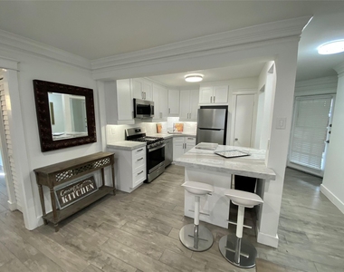 614 Kipling St Street - Photo Thumbnail 3