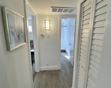 614 Kipling St Street - Photo Thumbnail 5