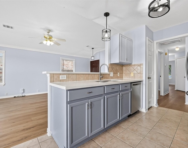 510 Cypresswood Trace - Photo Thumbnail 8
