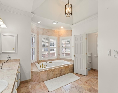 5305 Fieldwood Drive - Photo Thumbnail 14