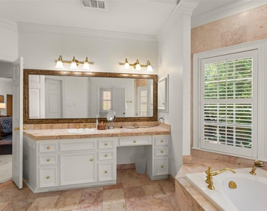 5305 Fieldwood Drive - Photo Thumbnail 15