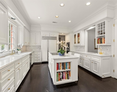 5305 Fieldwood Drive - Photo Thumbnail 9