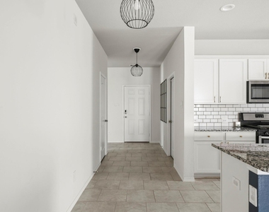 3525 Pearl Mill Lane - Photo Thumbnail 4