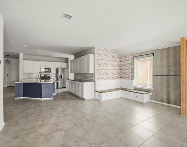 3525 Pearl Mill Lane - Photo Thumbnail 3